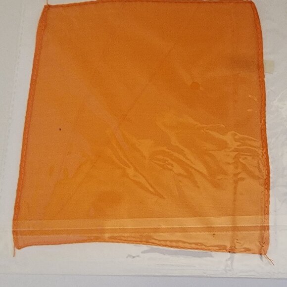 Silk 6 inch (various colors available) Magic by Gosh - Trick - Picture 5 of 10